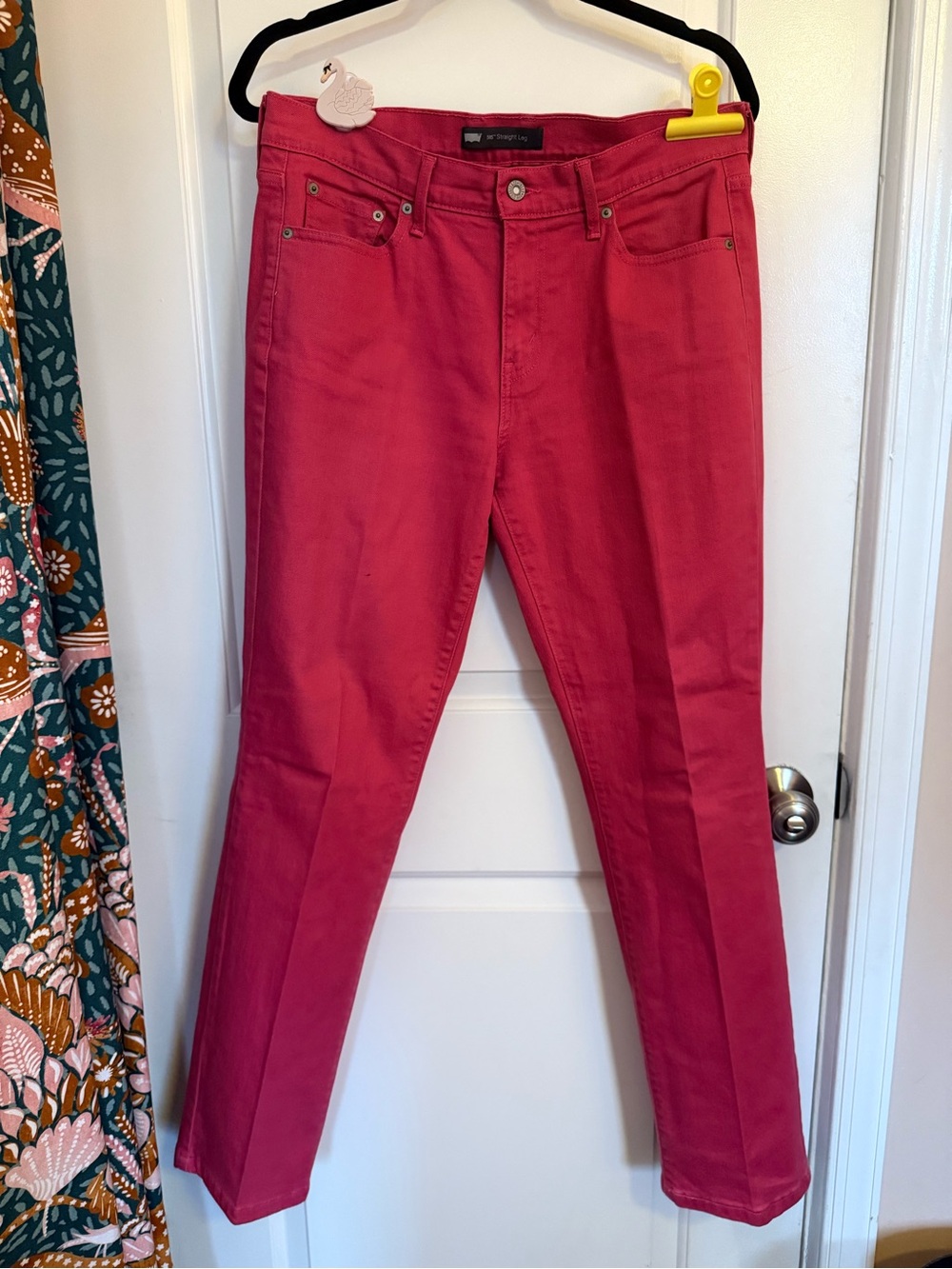 Levi's Straight Leg Pink Women's Jeans